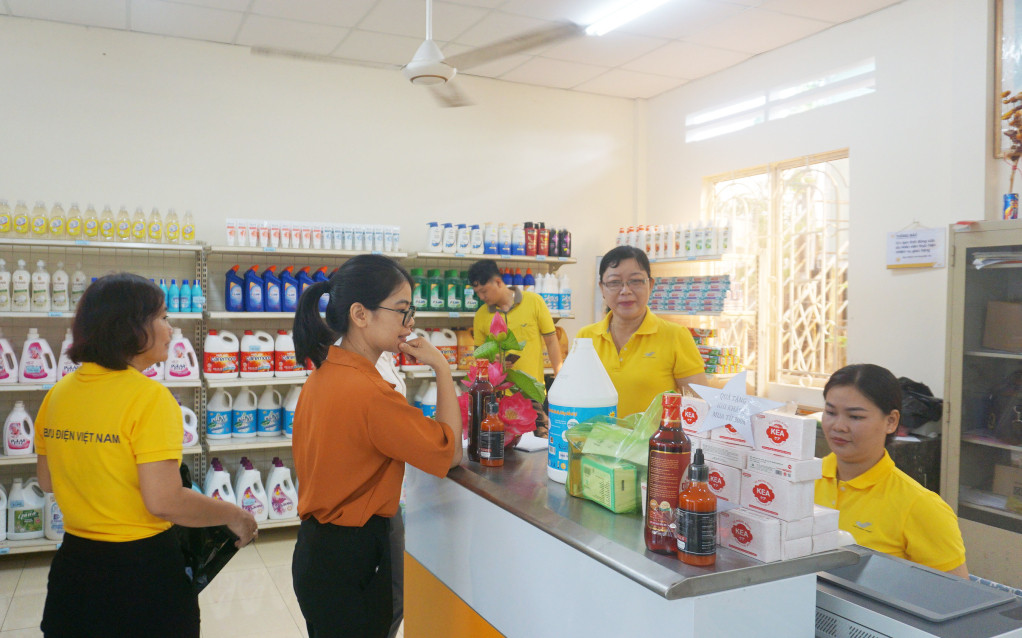 Mô hình chuyển bộ phận một cửa sang Bưu điện huyện  Báo An Giang Online
