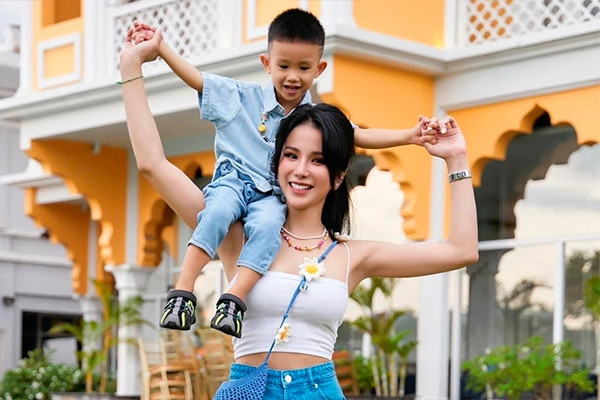 Diệp Lâm Anh viết tâm thư gửi con trai giữa ồn ào kiện tụng