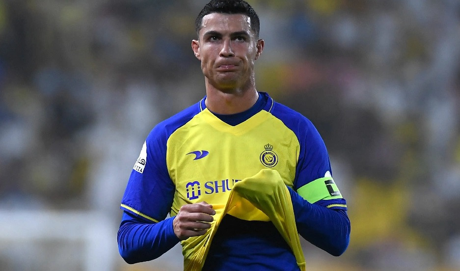 Al Nassr của Ronaldo bị FIFA cấm đăng ký cầu thủ mới vì nợ tiền