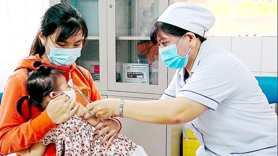 Ministry of Health allocated money for purchasing vaccines  ảnh 1