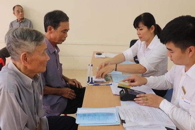 Chi trả tiền tăng lương hưu trong tháng 8
