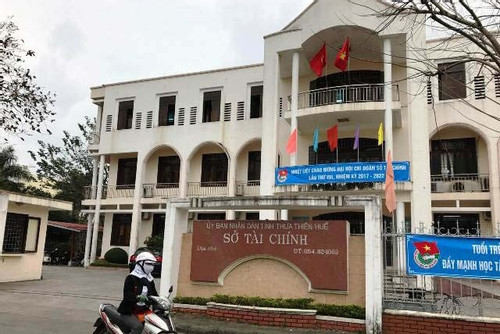 Con dấu thanh tra sở sử dụng bản đồ Việt Nam thiếu ký hiệu Hoàng Sa, Trường Sa