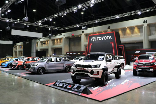 Dàn bán tải Toyota Hilux độ cực chất tại Bangkok Auto Salon 2023