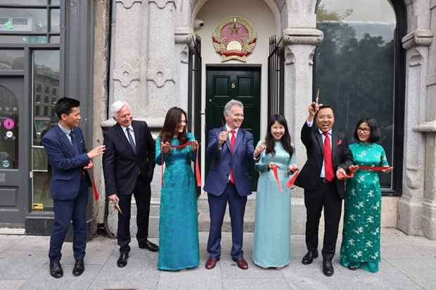 Honorary Consulate Office of Vietnam in Dublin inaugurated hinh anh 1