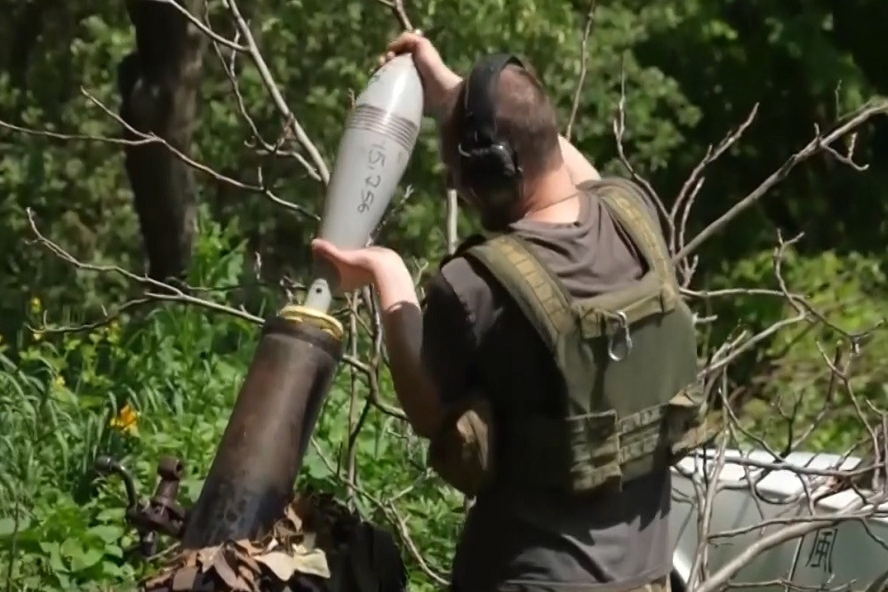 Kiev nói đạt bước tiến gần Bakhmut, Anh gửi nhiều khí tài quân sự cho Ukraine