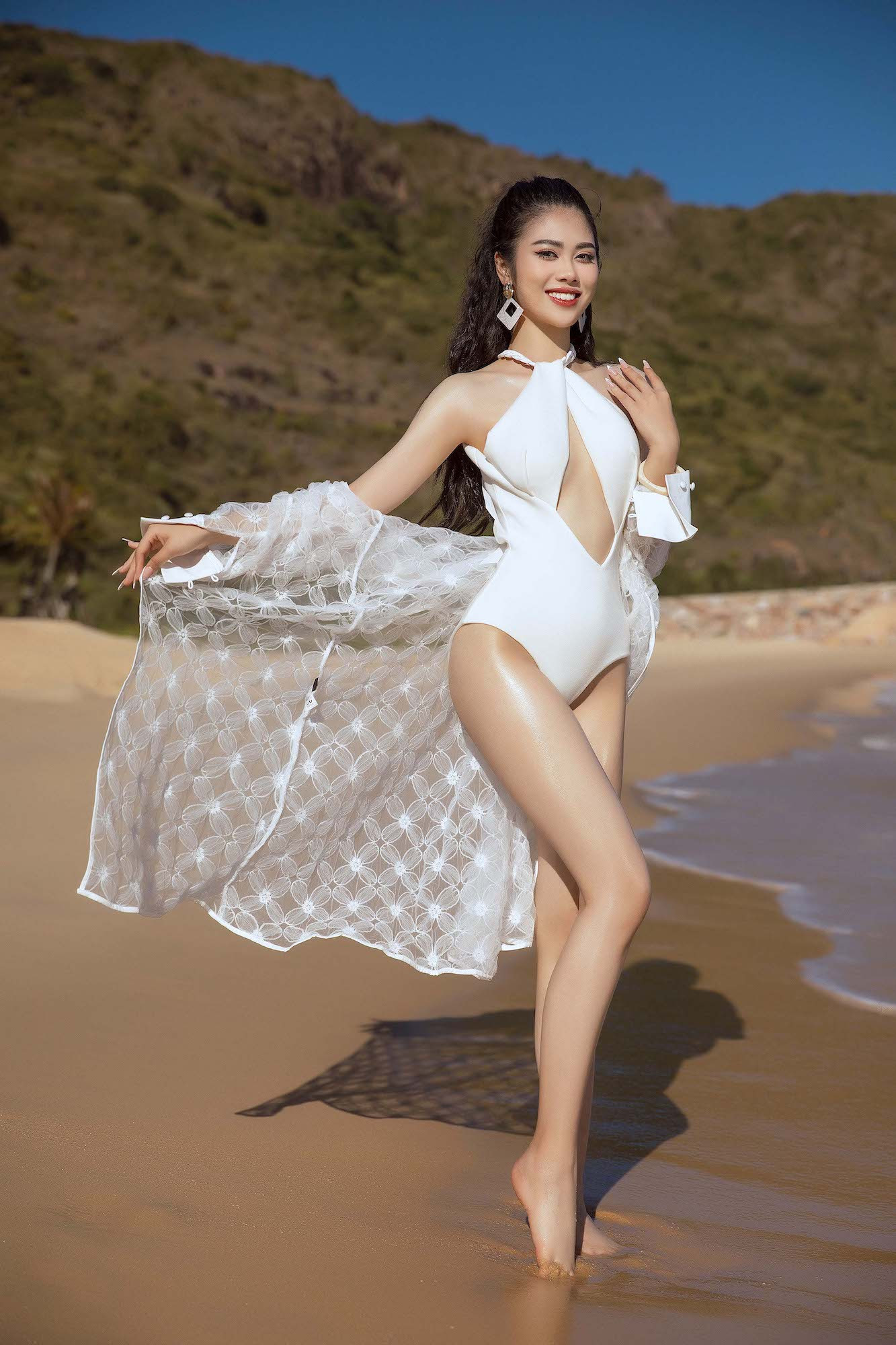 Dàn người đẹp Miss World Vietnam 2023 diện áo tắm sexy táo bạo