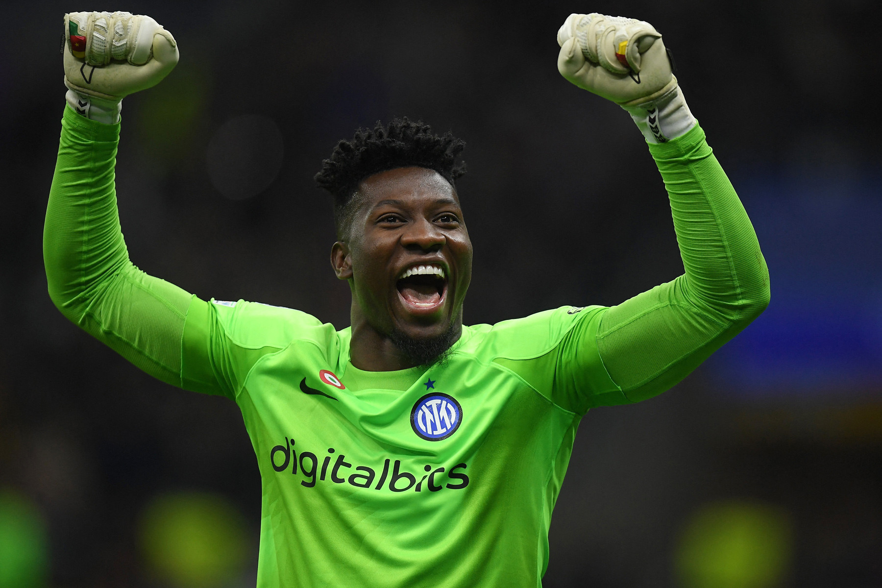 Andre Onana đến MU: Onana chinh phục Nhà hát những giấc mơ