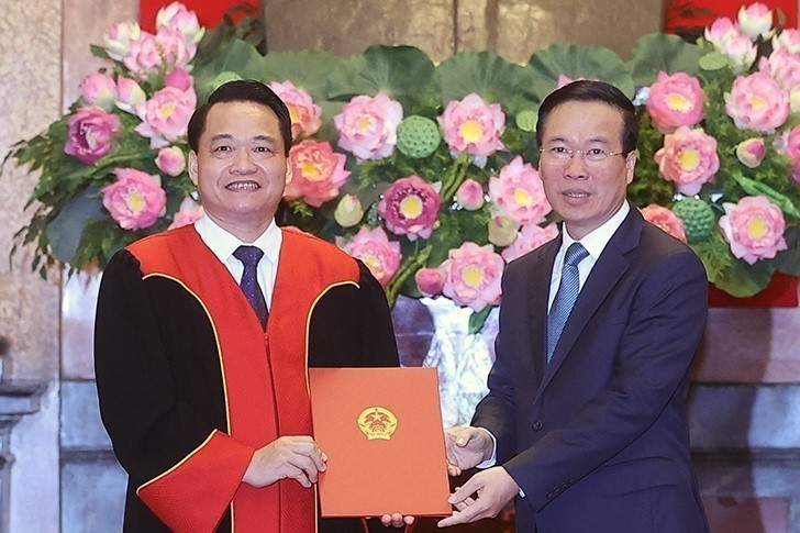 Chủ tịch nước trao quyết định bổ nhiệm Thẩm phán Tòa án nhân dân tối cao