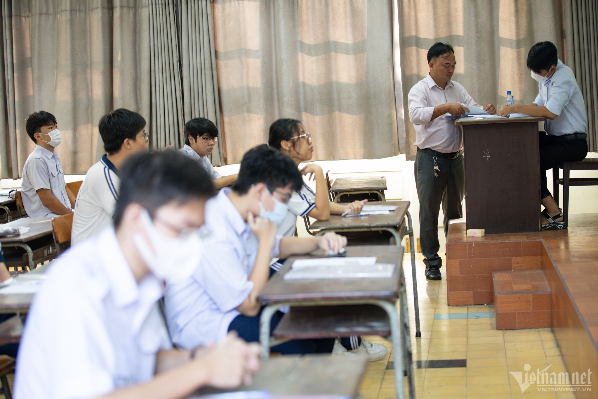 Đề Lịch sử thi tốt nghiệp THPT nhầm thời gian sự kiện: Bộ GD-ĐT nói do sót từ