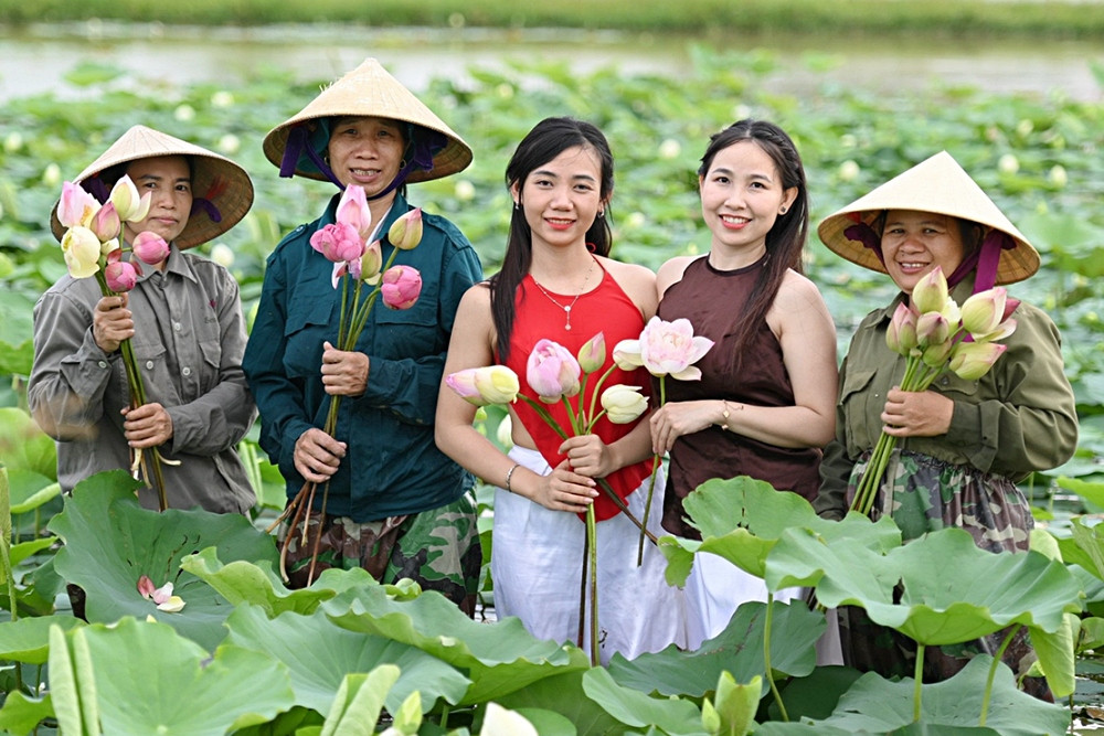 Nghệ An đón gần 5 triệu lượt khách trong 6 tháng, đổi mới sản phẩm du lịch