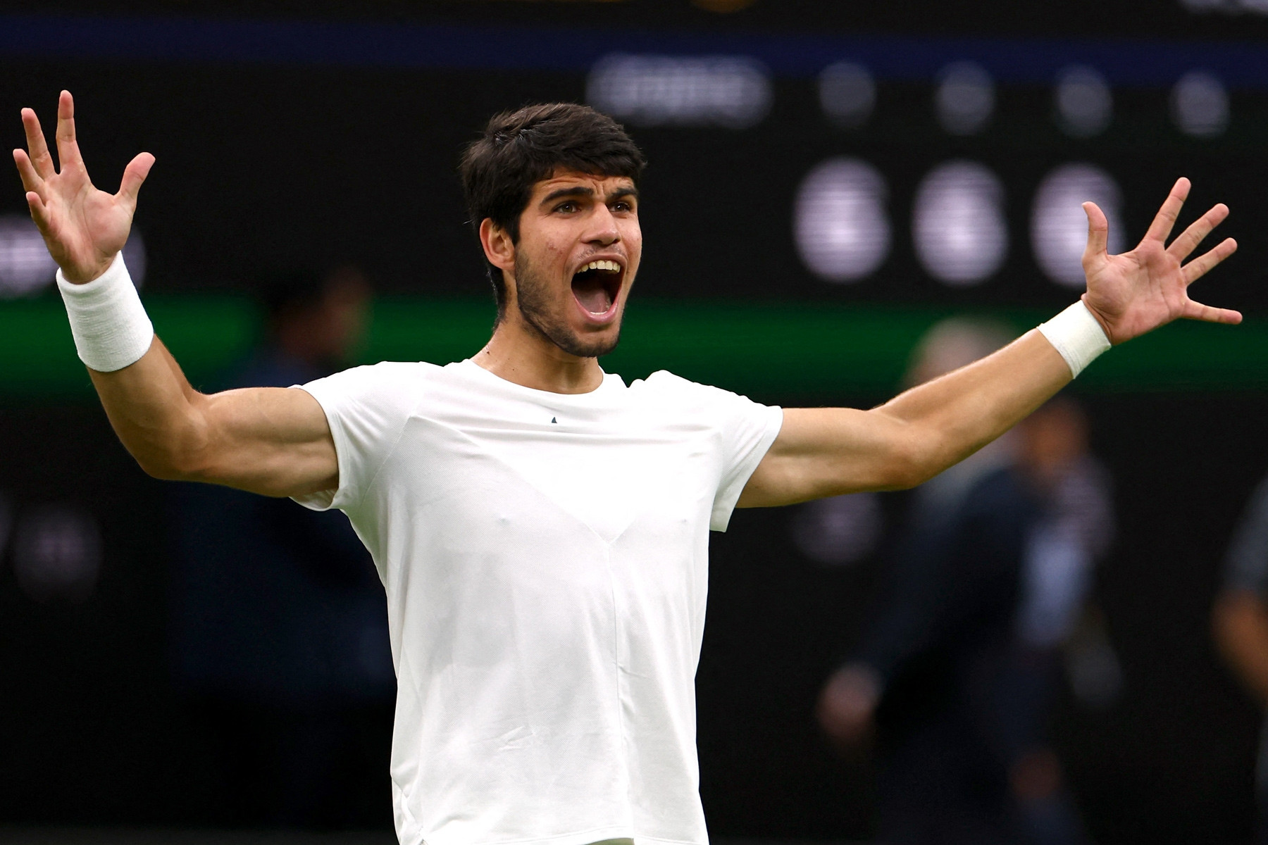 Carlos Alcaraz vào chung kết Wimbledon: Tôi không sợ Djokovic