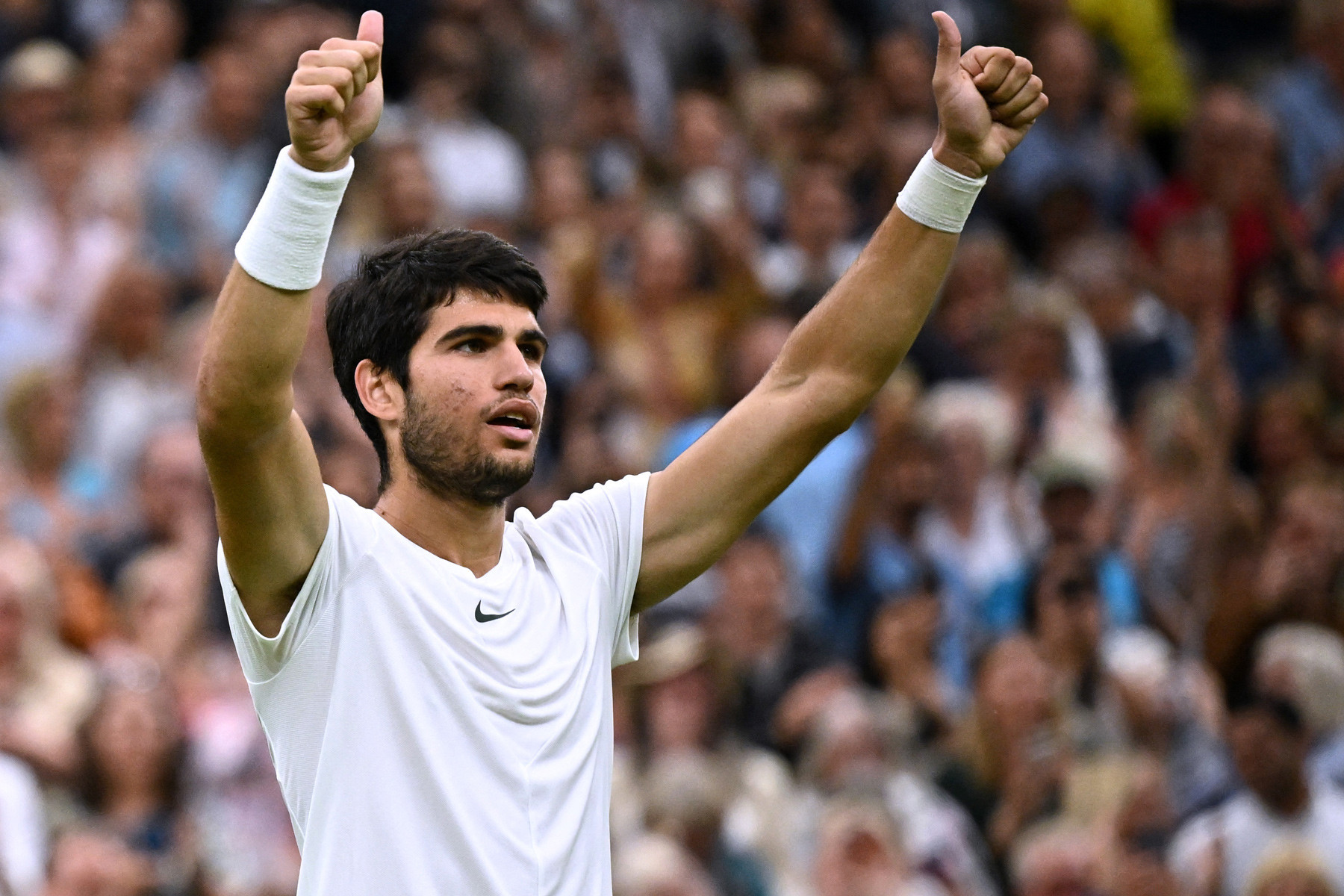 Carlos Alcaraz vào chung kết Wimbledon, tự tin đấu Djokovic