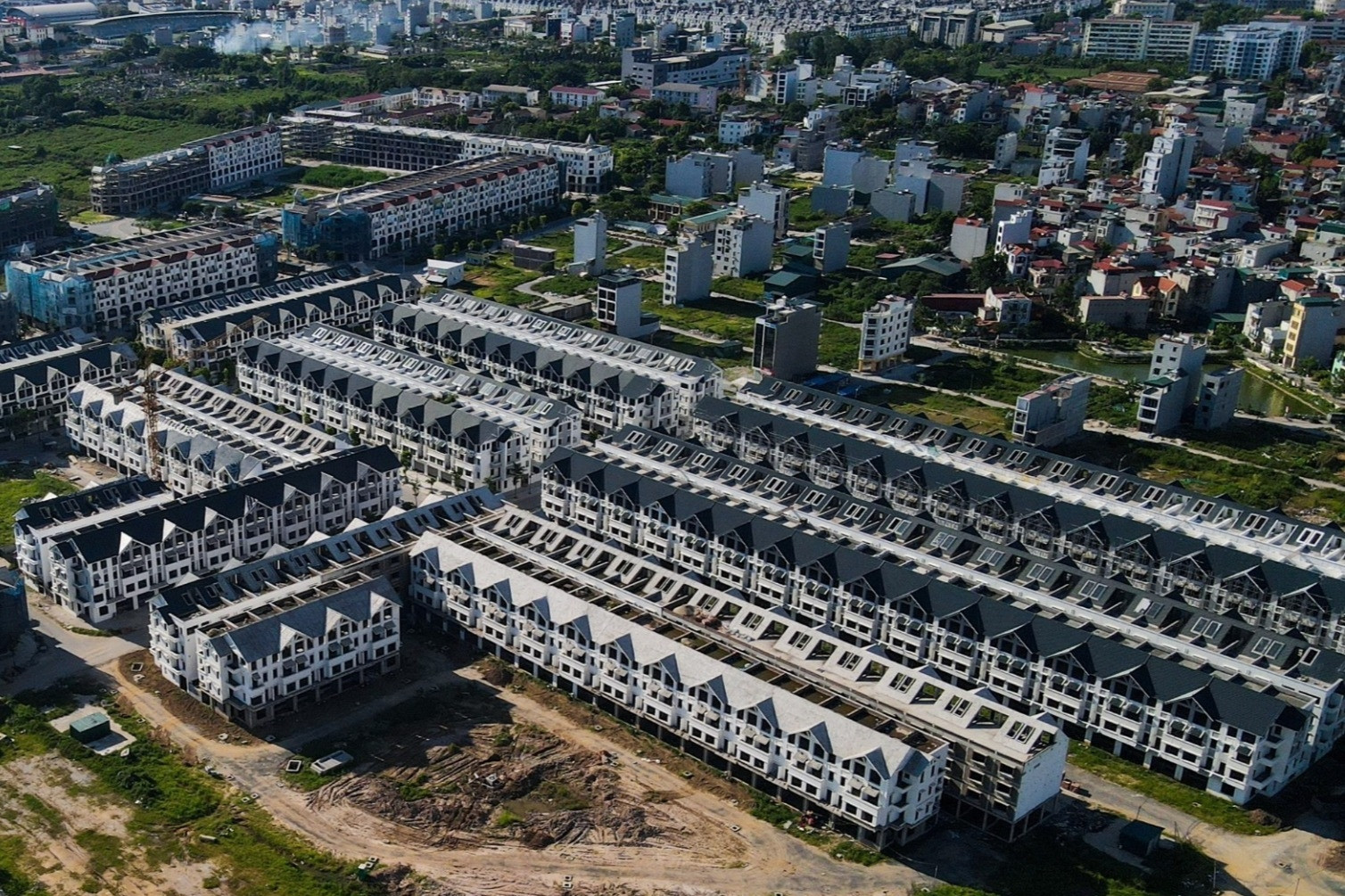 Ông lớn xây dựng ‘tính sót’ nghìn tỷ đồng, dừng loạt dự án trụ sở ở Cầu Giấy