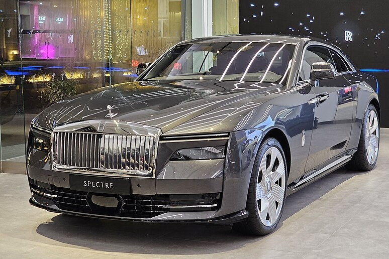 Rolls-Royce “cực chảnh” khi cấm cửa những khách này