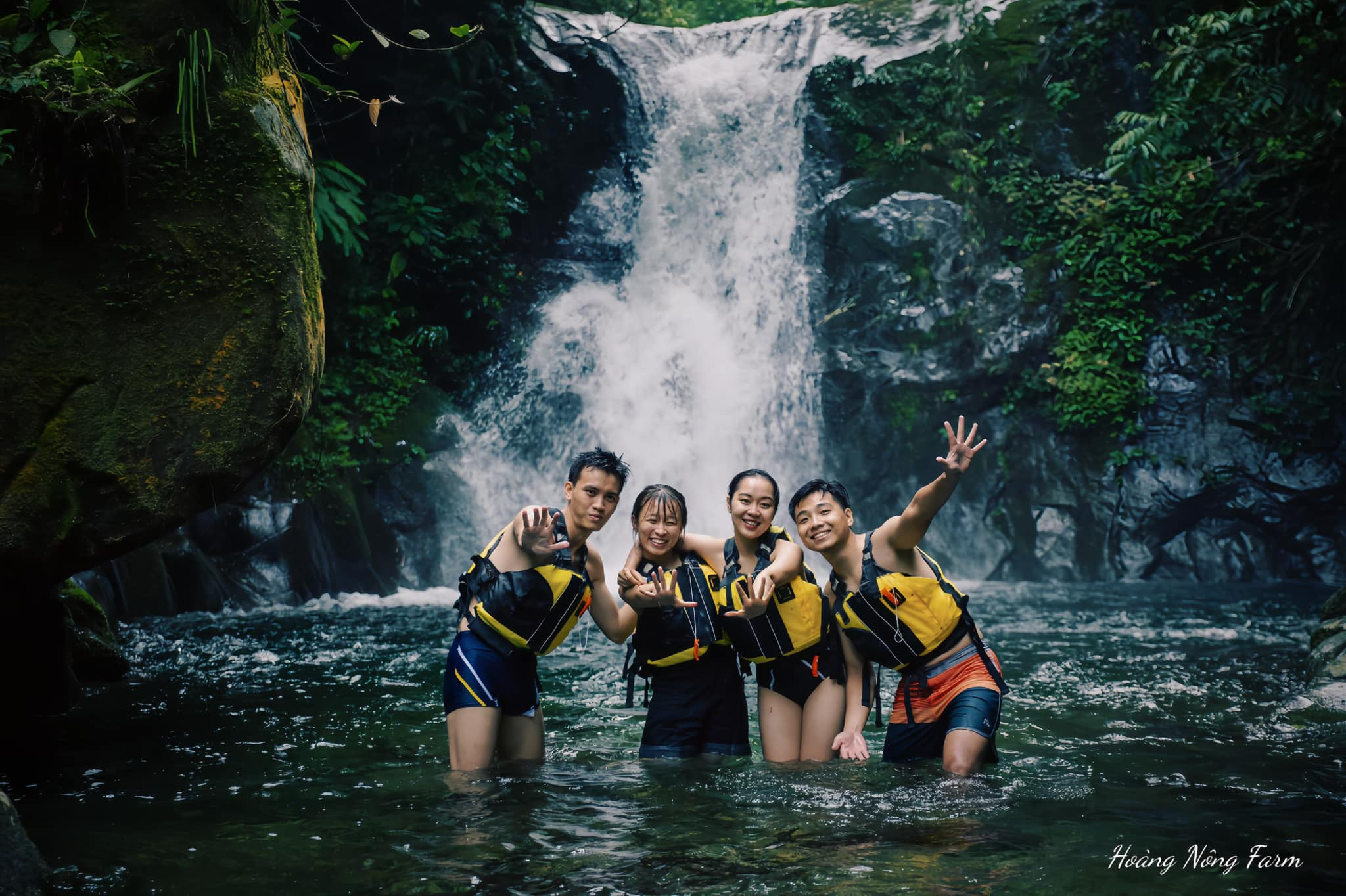 4 suối thác gần Hà Nội đẹp mê ly, điểm đến tránh nóng, sống ảo triệu view