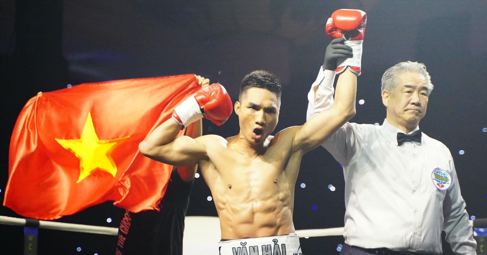 Võ sĩ Việt Nam thắng knock-out sau 12 giây