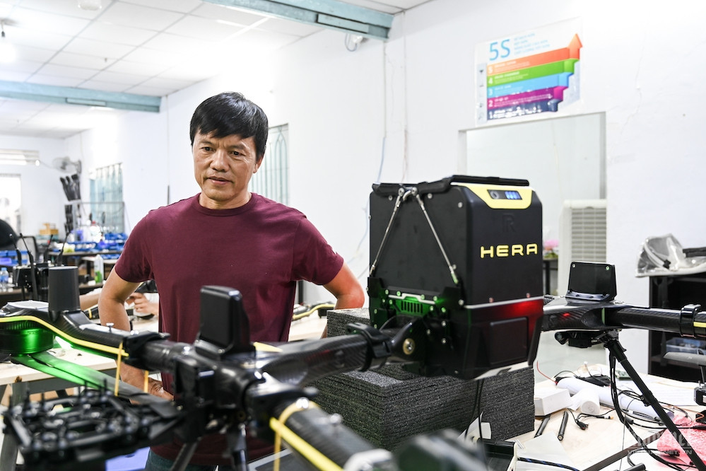 CEO of international drone manufacturer grew up in a slum in HCMC