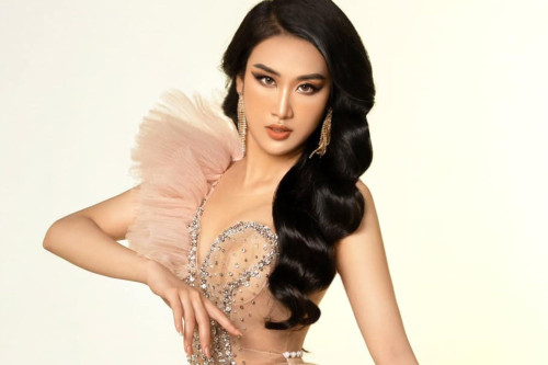Nữ sinh suýt bỏ học do gia đình phá sản vào chung kết Miss World Vietnam
