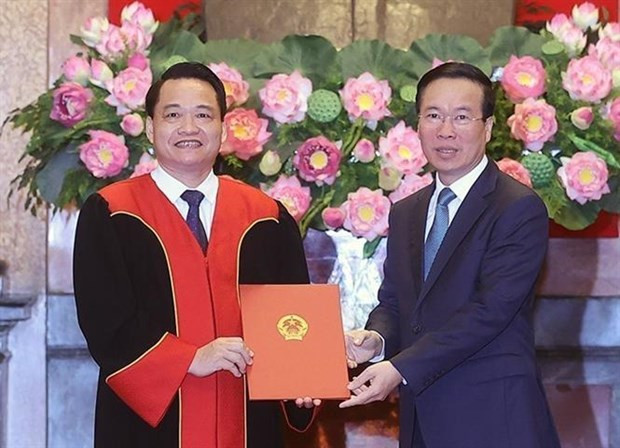 President hands over appointment decision to Judge of Supreme People’s Court hinh anh 1