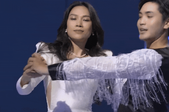 Vietnam Idol: Mỹ Tâm nhảy tango, Huy Tuấn chê thí sinh mặc 'già chát'