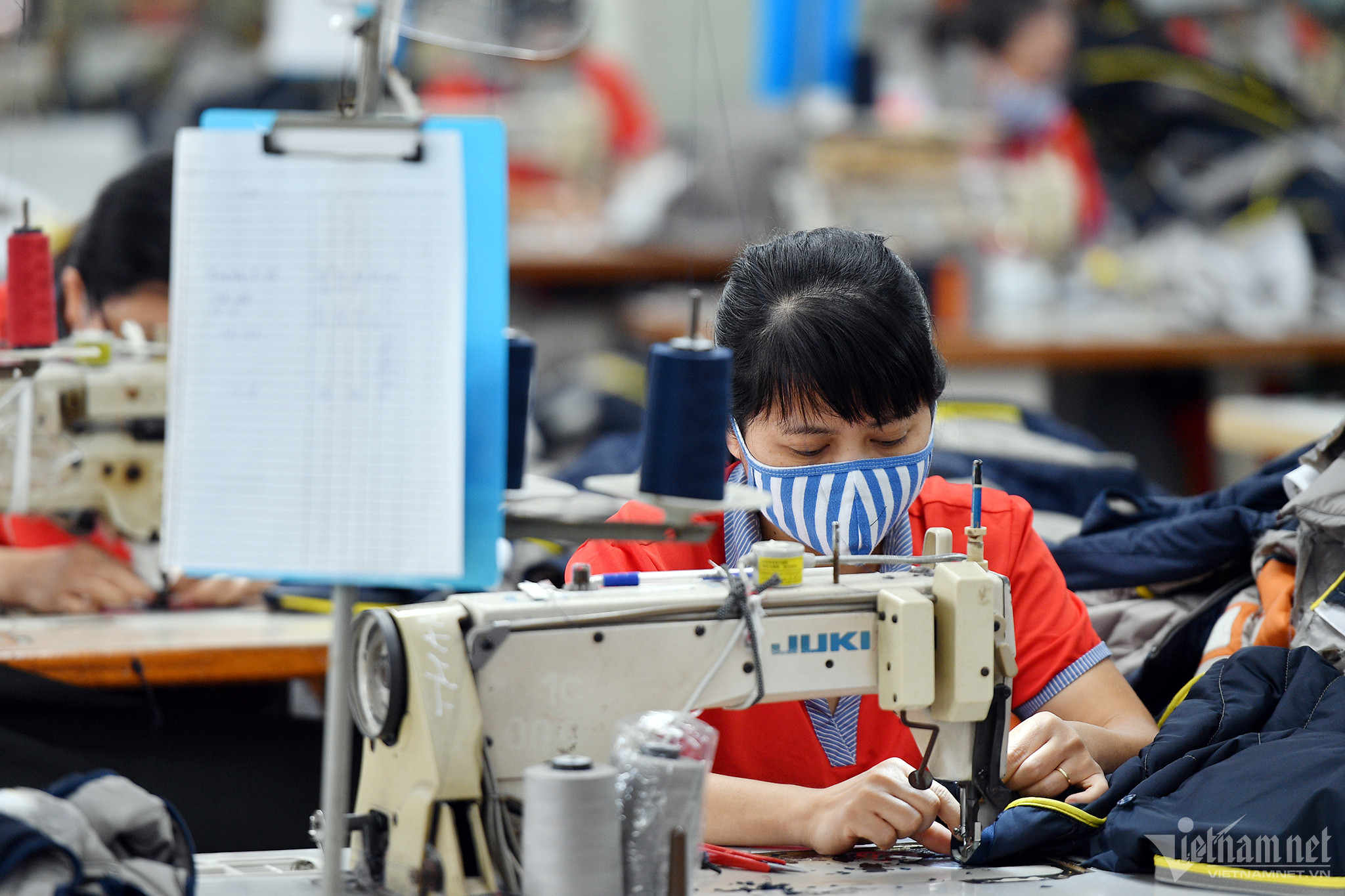 Khoảnh khắc người lao động các ngành nghề Việt Nam