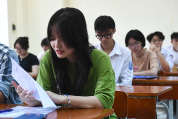 Xét tuyển đại học bằng IELTS: 'Tấm vé thông hành' còn nhiều bất cập