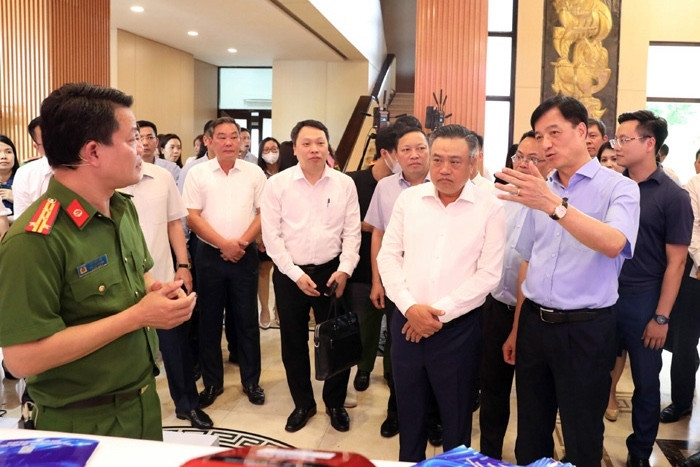 Chủ tịch Hà Nội yêu cầu cán bộ thay đổi cách tiếp cận về chuyển đổi số