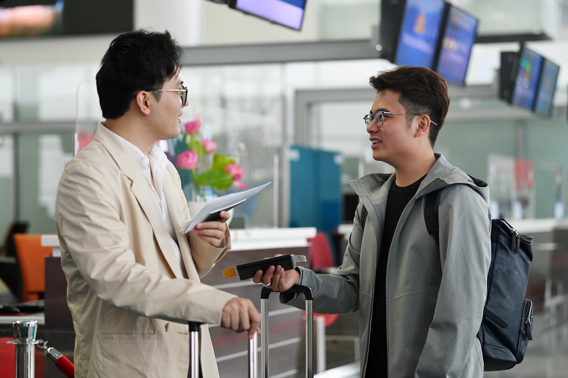 Đề xuất tăng trần giá vé máy bay, Hà Nội tăng giá nước sinh hoạt