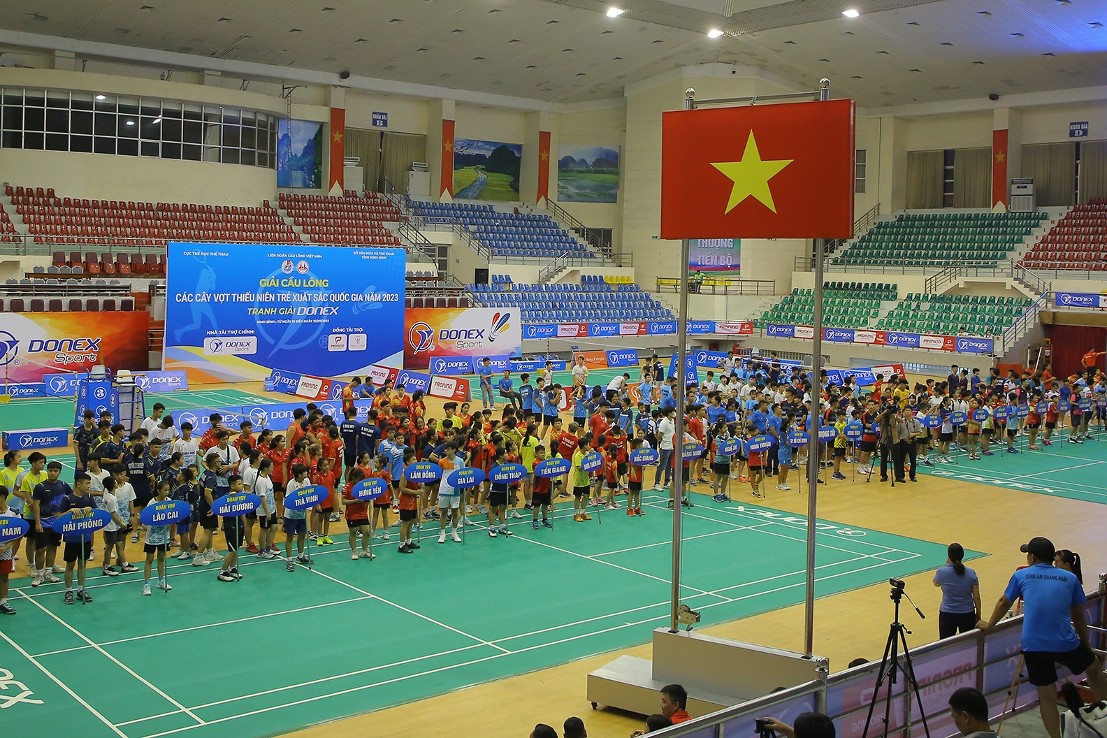 Gần 400 VĐV dự giải cầu lông các cây vợt thiếu niên, trẻ xuất sắc quốc gia