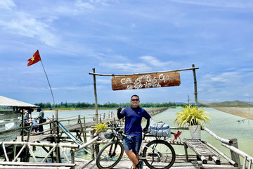 Ninh Binh man bicycles across country in 74 days, loses 30 kilos