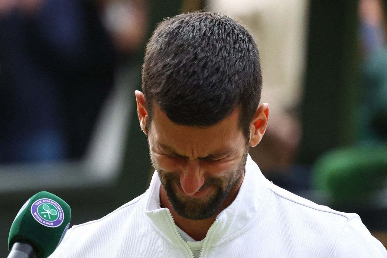 Djokovic bật khóc sau trận chung kết Wimbledon 2023