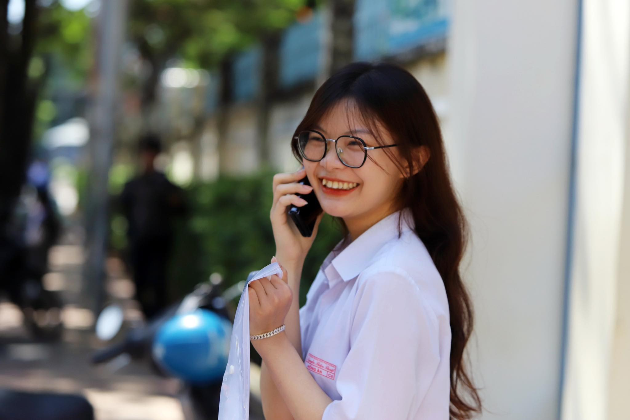https://vietnamnet.vn/pho-diem-mon-vat-ly-thi-tot-nghiep-thpt-nam-2023-2164683.html