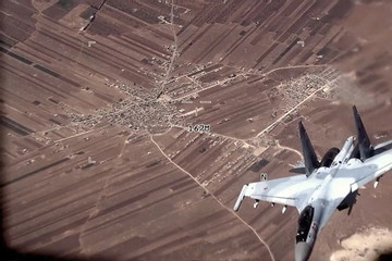 Su-35 Nga bị tố áp sát nguy hiểm máy bay quân sự Mỹ ở Syria
