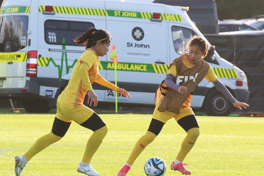 Tuyển thủ nữ Việt Nam phải sơ cứu trên sân tập