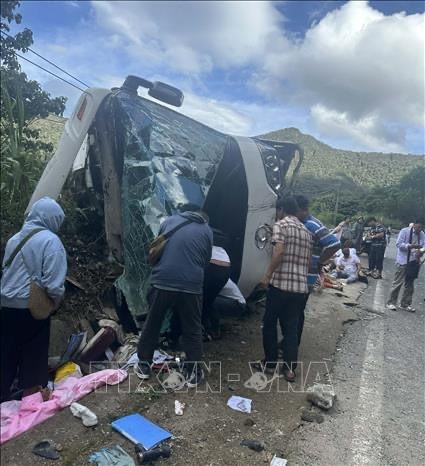 Four foreign tourists killed as coach overturns on mountain pass