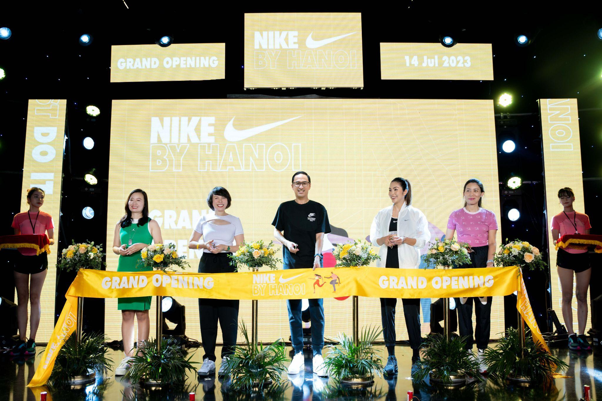 Nike ra mắt cửa hàng mang màu sắc 'bản địa hóa' tại Hà Nội