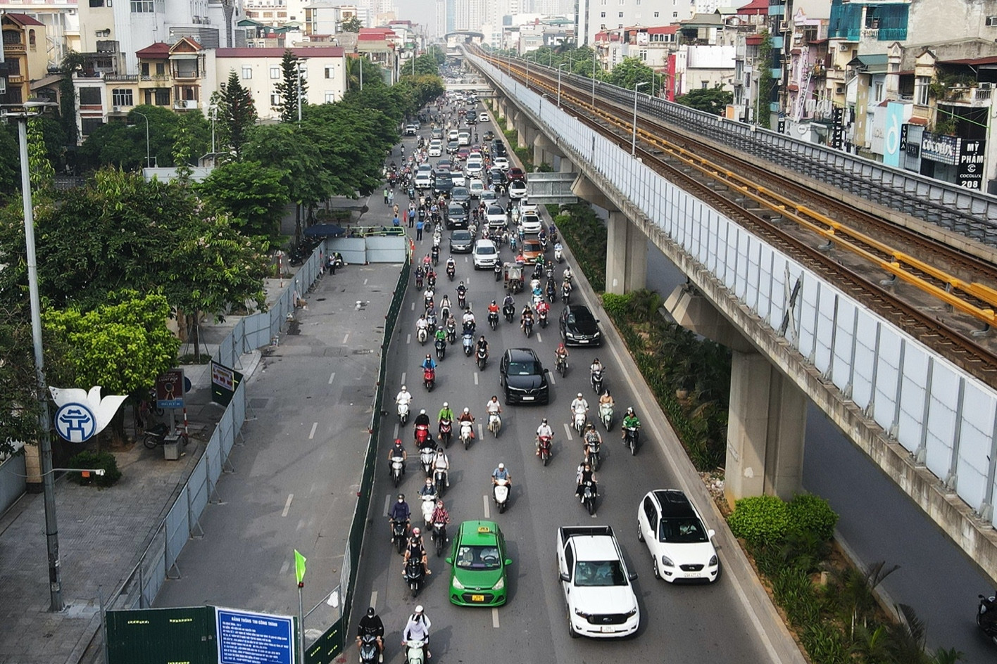 Thêm 2 ‘lô cốt’ trên đường Nguyễn Xiển