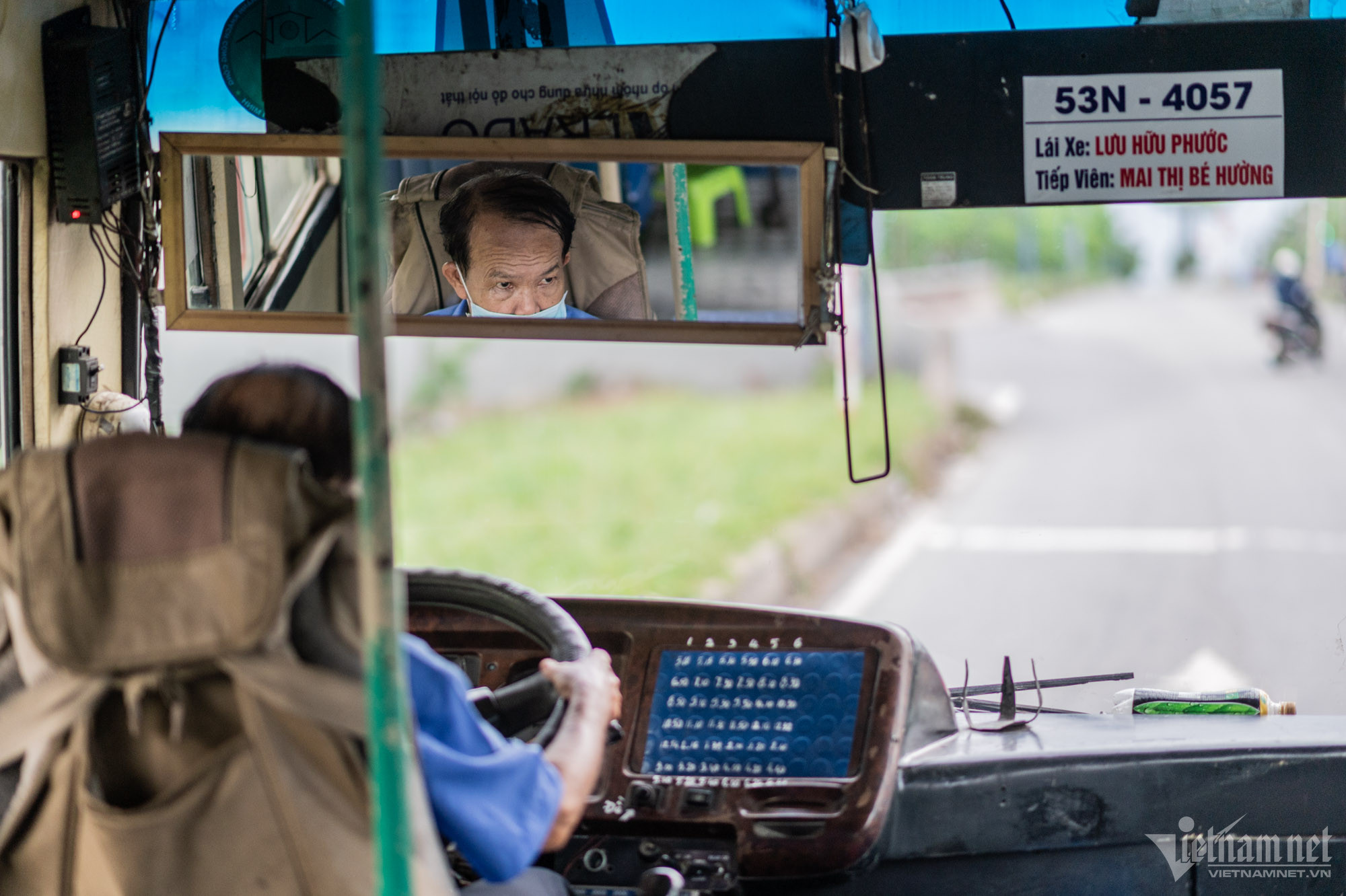 Hàng loạt xe buýt tại TP.HCM hoen gỉ, xuống cấp