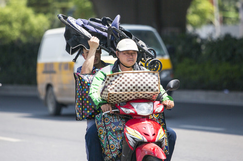 Nắng nóng kéo dài trong tháng 7, nền nhiệt ban đêm duy trì ở ngưỡng cao