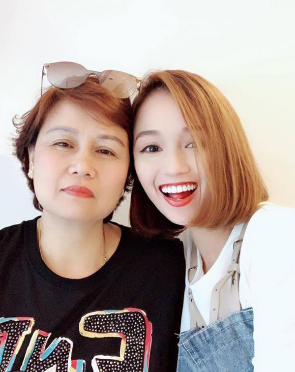 Thân thế gây bất ngờ mẹ ruột Lã Thanh Huyền: Hoa khôi trường Trưng Vương một thời, dạy con gái 1 điều rất khéo - Ảnh 6.