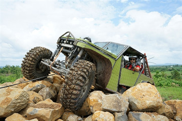 Large-scale off-road car racing tournament to take place in Dak Lak