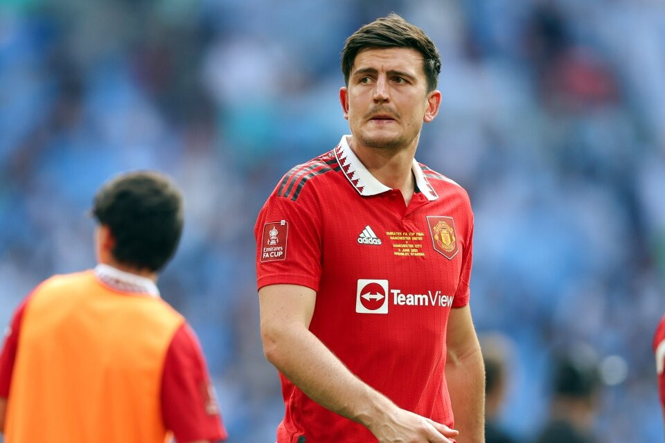 Chelsea bác tin chiêu mộ Maguire, MU chưng hửng