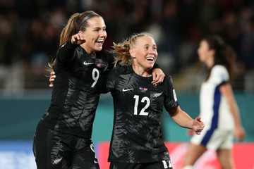Nữ New Zealand giành chiến thắng lịch sử tại World Cup