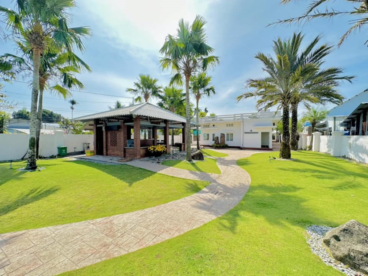 Biệt phủ 4.000 m2 của gia đình ca sĩ Lâm Hùng - Ảnh 6.