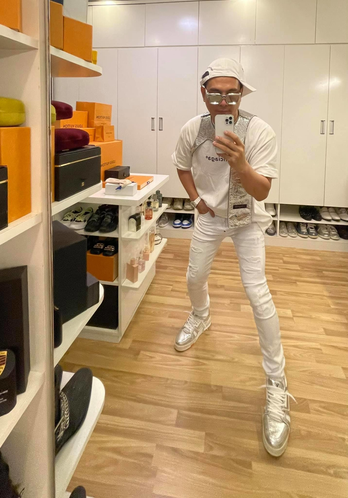 Biệt phủ 4.000 m2 của gia đình ca sĩ Lâm Hùng - Ảnh 19.