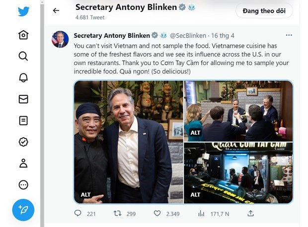 Foreign leaders’ strolls prove freedom, democracy in Vietnam hinh anh 2