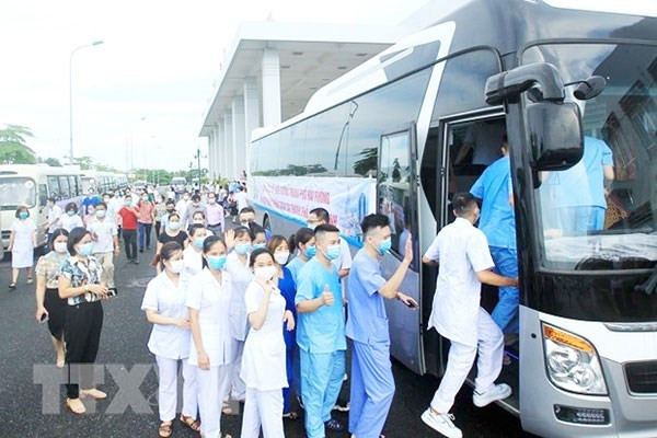 Foreign leaders’ strolls prove freedom, democracy in Vietnam hinh anh 7