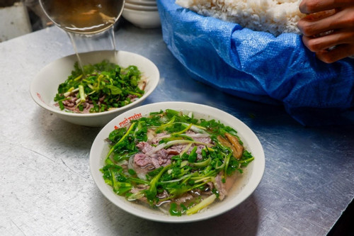 Mới: Phở ăn liền tiếp nối hương vị Phở Thìn Bờ Hồ của Việt Nam