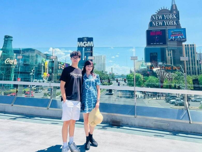 Nữ hoàng ảnh lịch Hiền Mai: Vẻ đẹp không tuổi, viên mãn bên chồng đại gia - 12