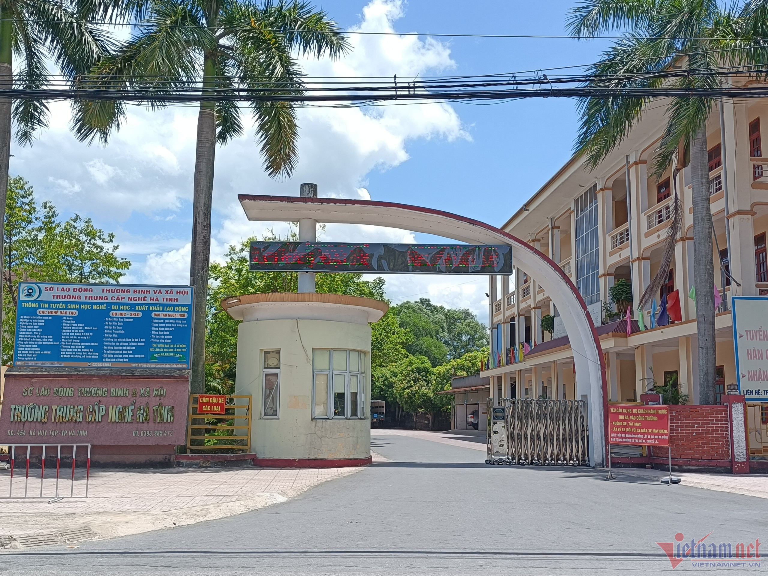 Hệ thống dữ liệu 'tê liệt', nghìn học viên bị chậm thi sát hạch lái xe